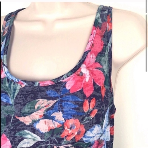 Delia’s floral scoop neck racerback tank t… - Picture 3 of 8